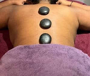 MASSAGE AUX PIERRES CHAUDES